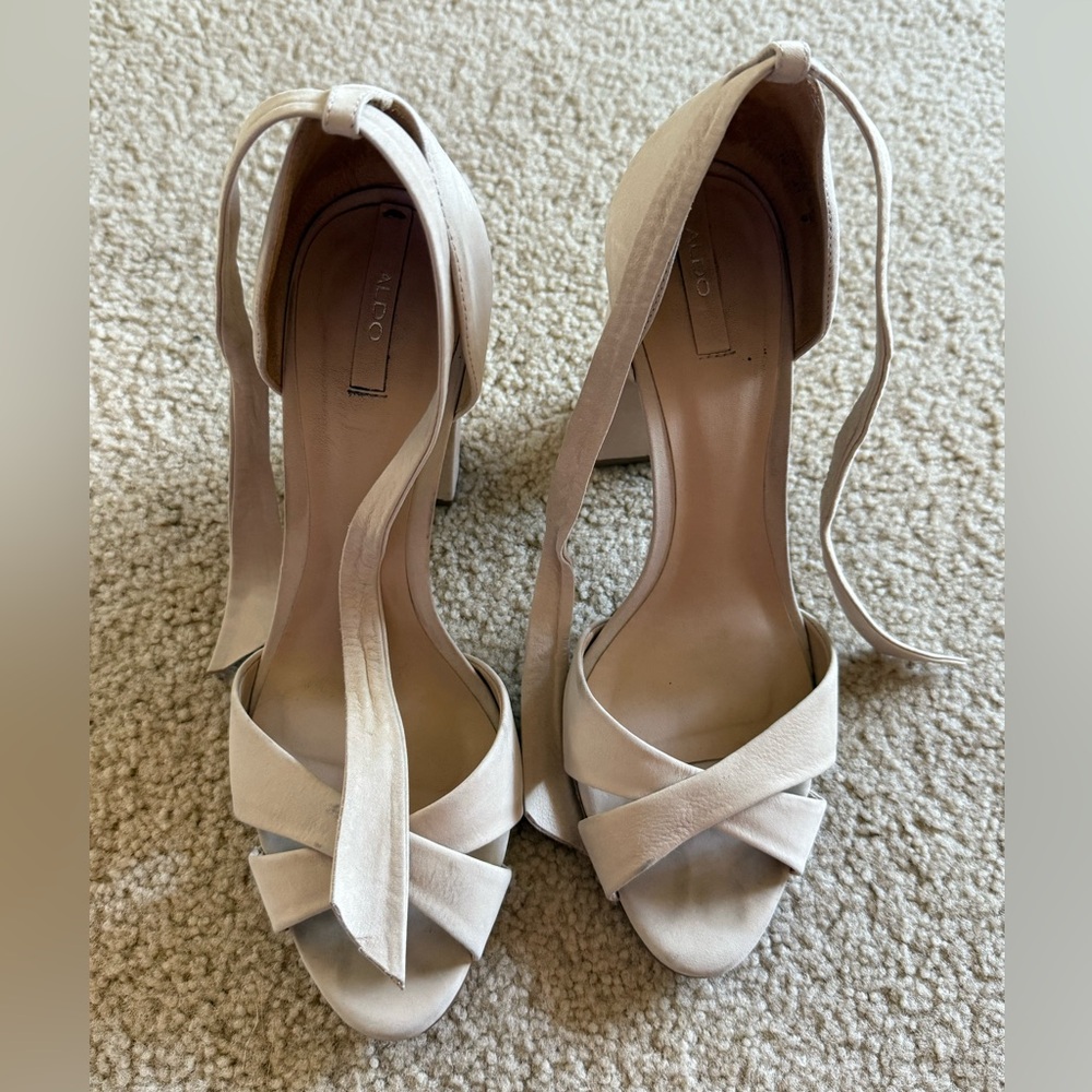 ALDO Women’s Heels Tan/Cream/Beige Size 10 with Ankle Strap/Tie